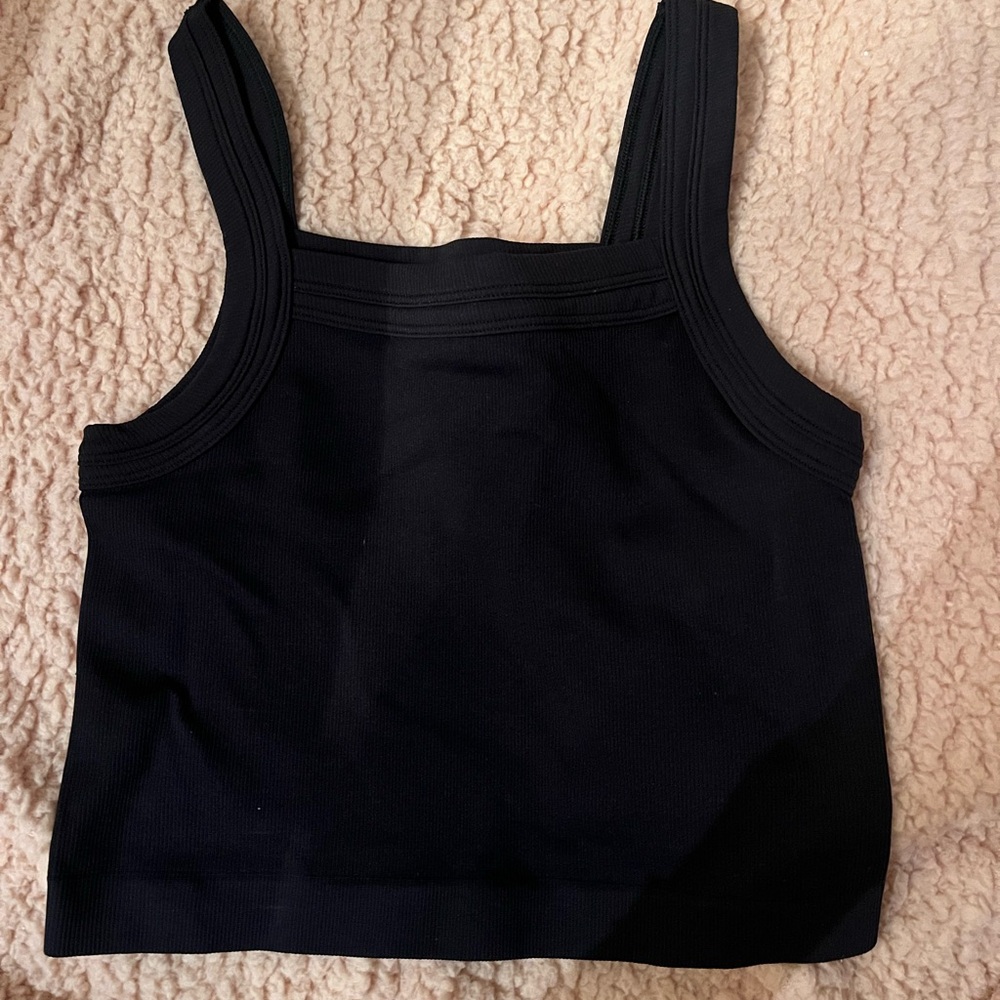 URBAN OUTFITTERS black top